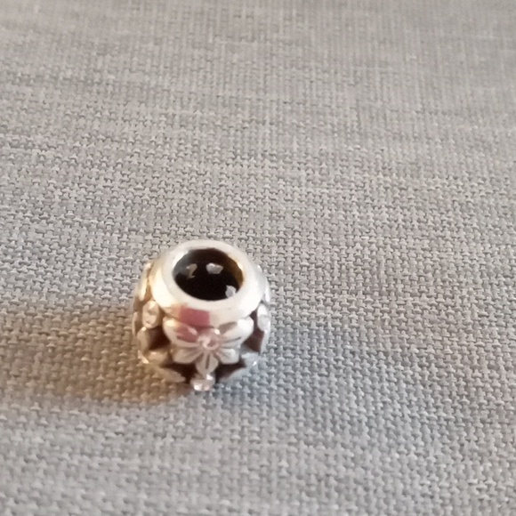 BRIGHTON BLACK ENAMEL, CRYSTAL AND SILVER FLOWER BEAD - Picture 2 of 5